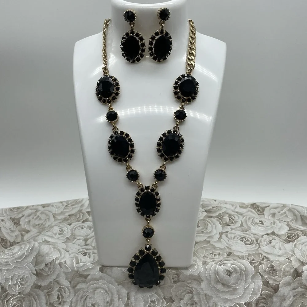 Necklace & Dangle Earrings Gold Tone Black Faceted Teardrop Adjustable Fashion